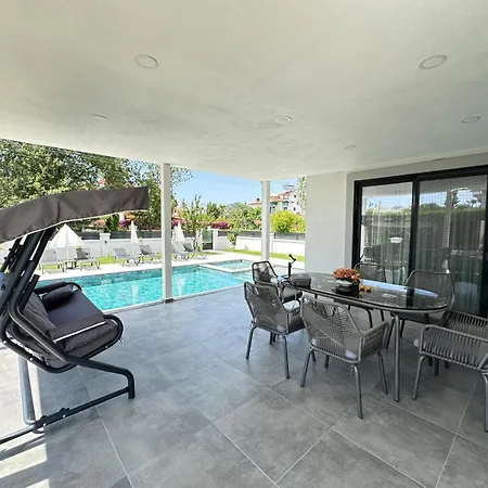 Villa Villa's Tomris